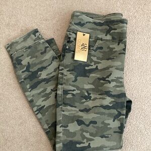 Rock & Republic Denim RX Fever Jeans 16M